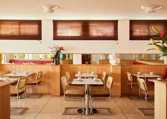 California Hotel 2*