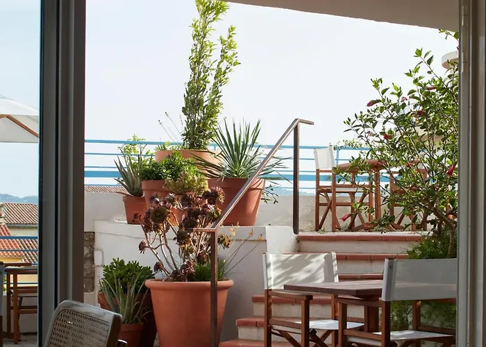 California Hotel